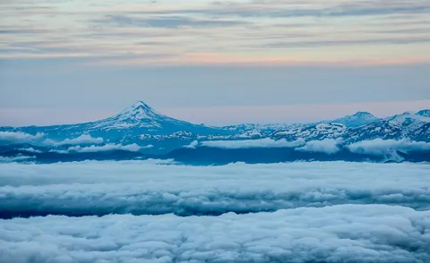 El Lanín sobre las nubes